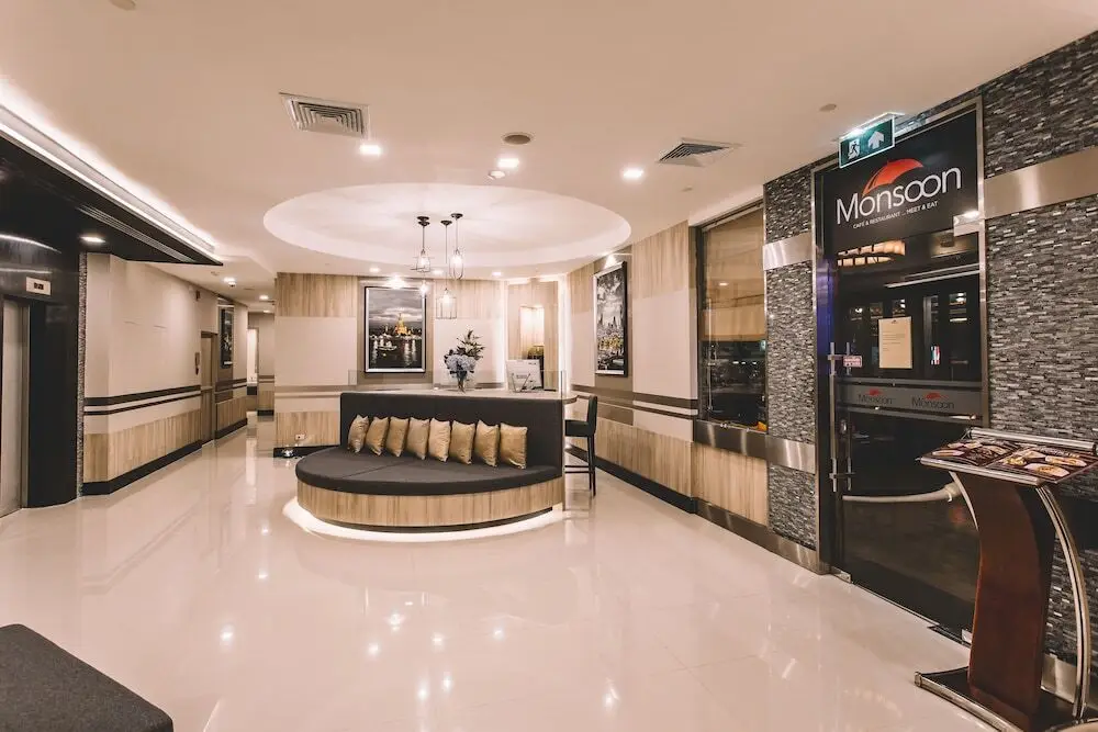 Бангкок: Adelphi Suites Sukhumvit Soi 8