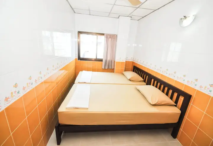 Бангкок: At Home Guest House