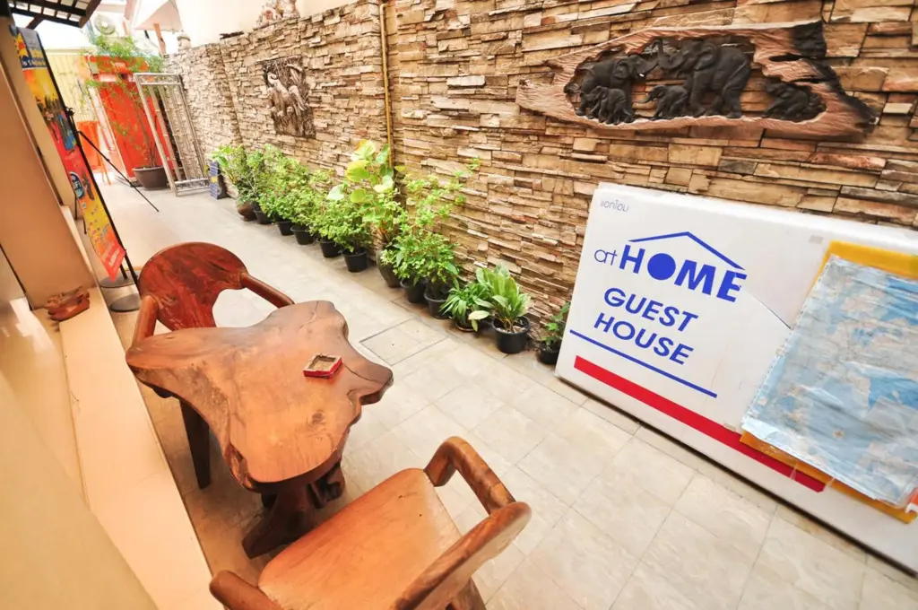 Бангкок: At Home Guest House