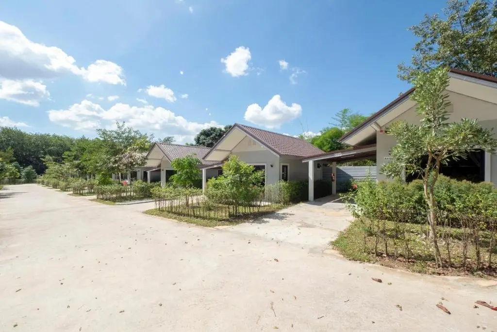 Районг: OYO 75378 Thawapee Resort