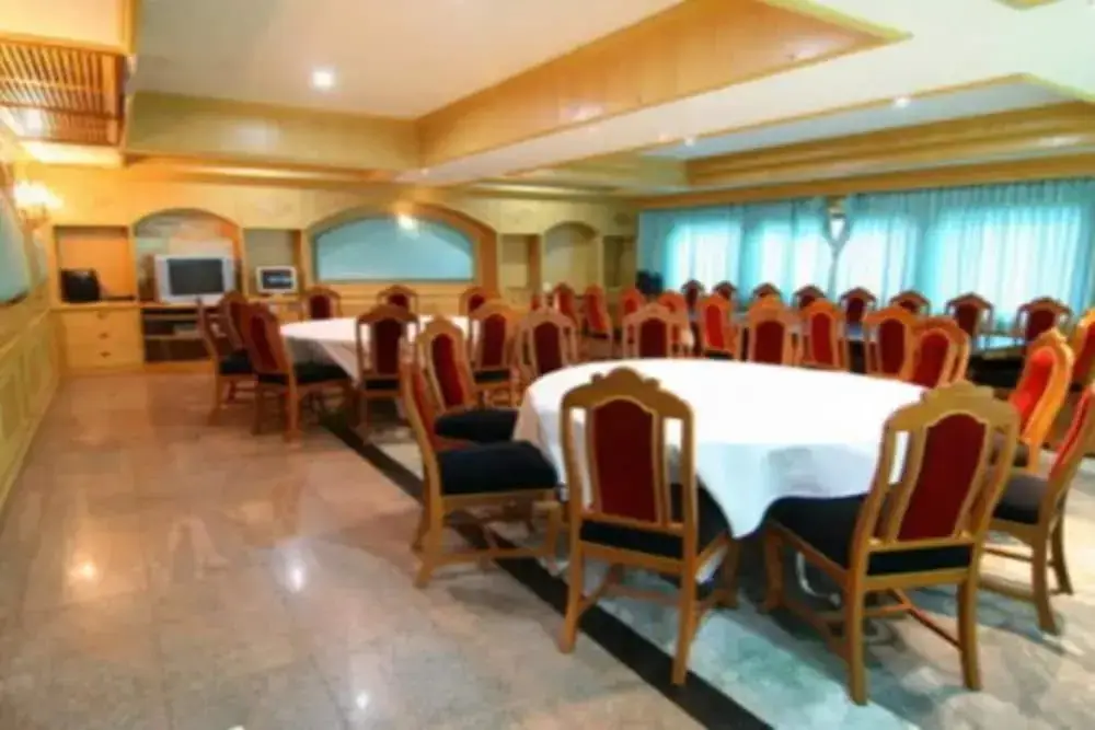 Бангкок: 13 Coins Airport Grand Resort