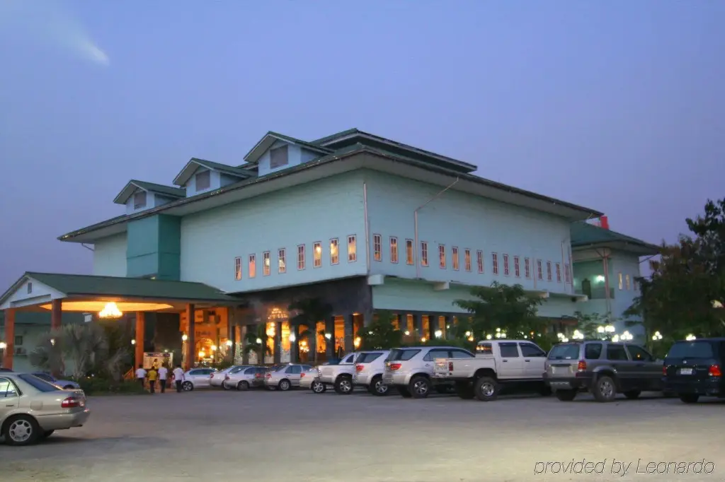 13 Coins Airport Grand Resort — фото 1