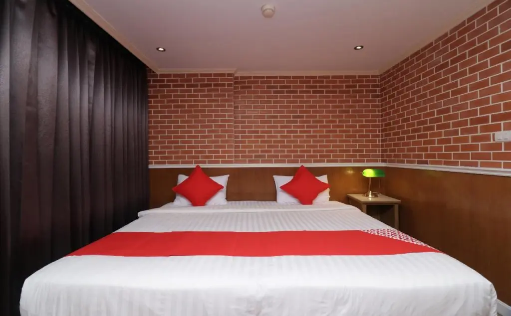 Бангкок: Bourbon Street Boutique Apartments by OYO