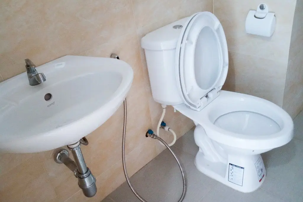 Пхетчабун: White Ville Apartment