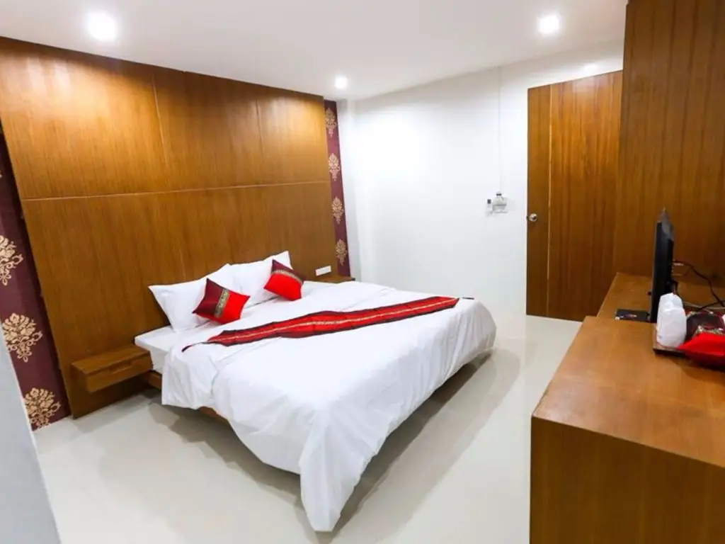 Пхетчабун: White Ville Apartment