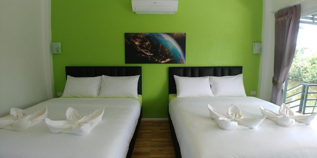Сичон: Thipburee Riverside Hotel