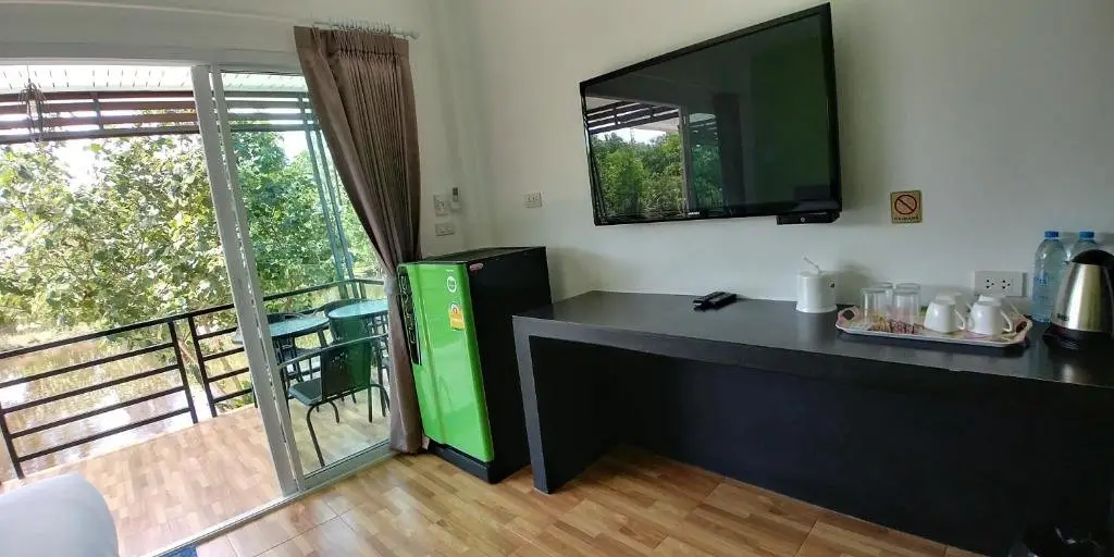 Сичон: Thipburee Riverside Hotel