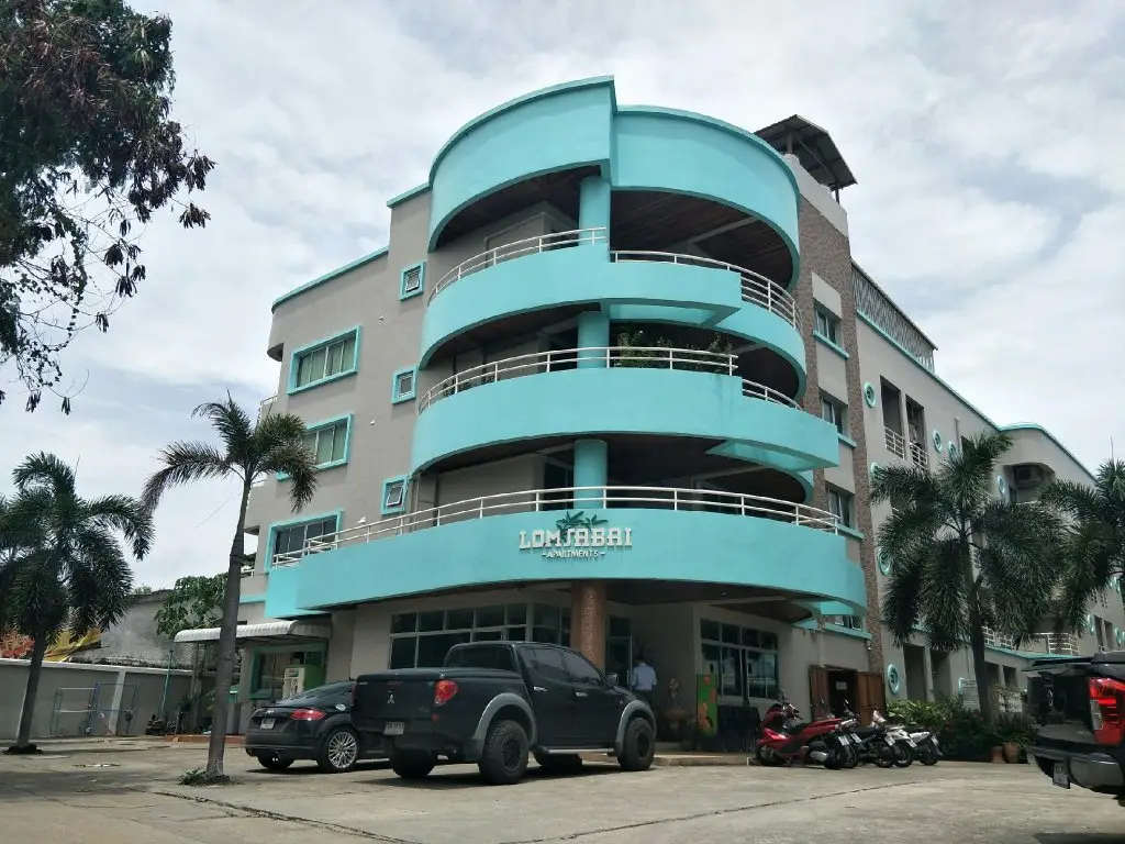 Чонбури: Lomsabai Apartments Chon Buri