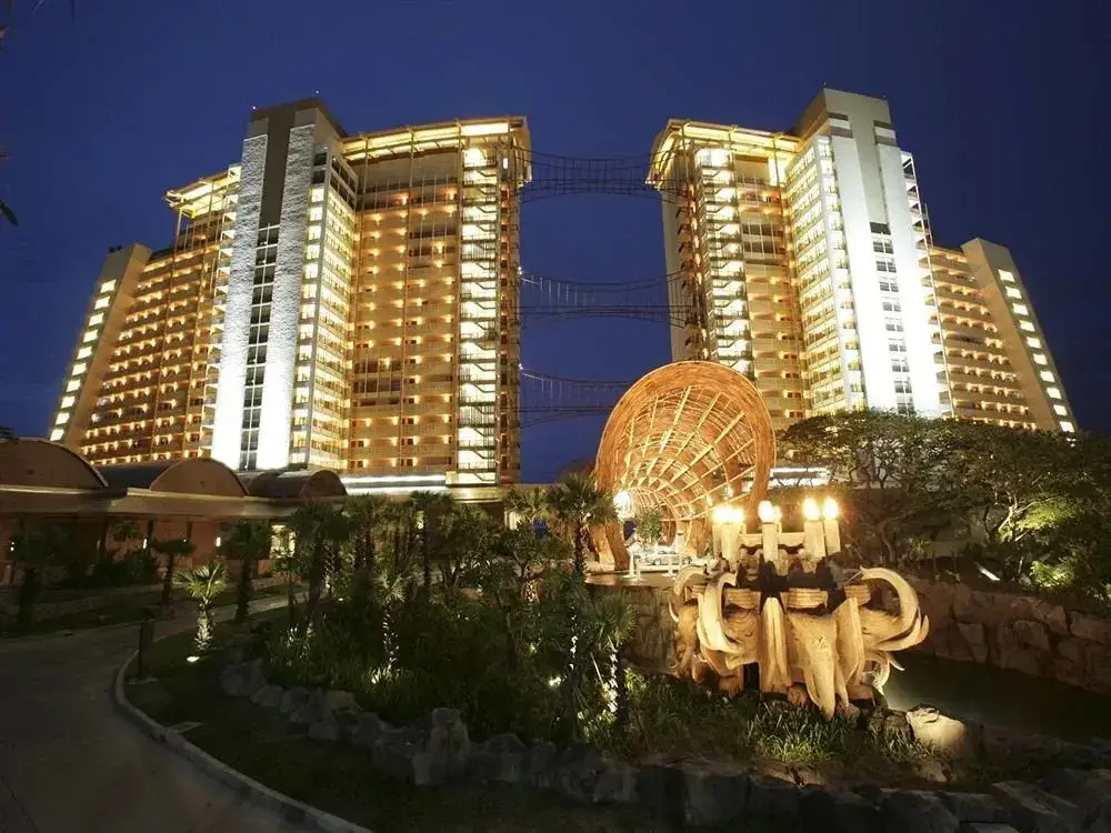 Central Wong Amat Beach Resort — фото 1