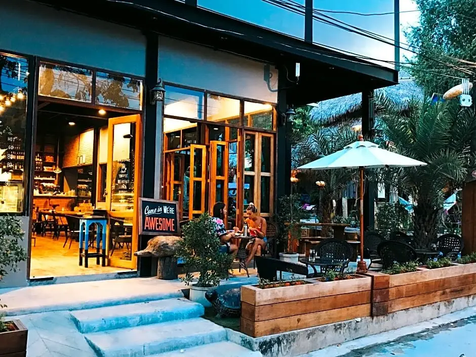Ко-Липе: Lipe - Bloom Cafe and Hostel
