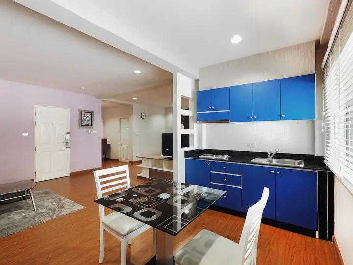 Чиангмай: OYO 995 Blue Cafe Apartment