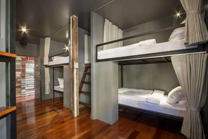 Бангкок: Here Hostel