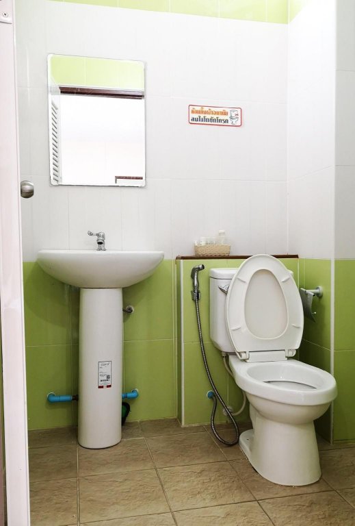 Хатъяй: Banklangna Hometel