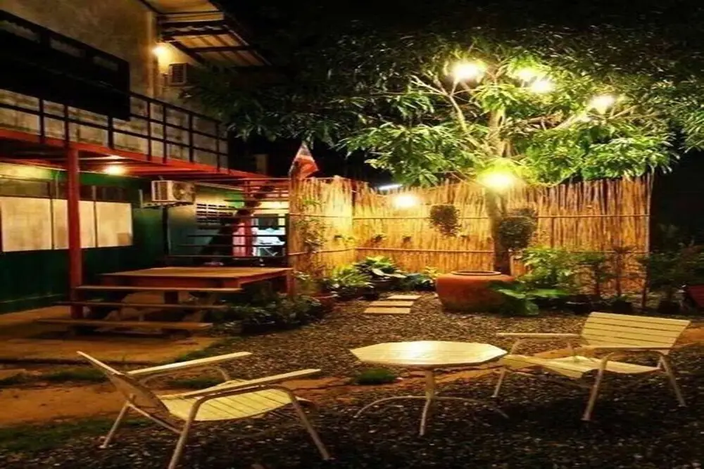Накхоннайок: Sukkhiengdao Bar & Bed
