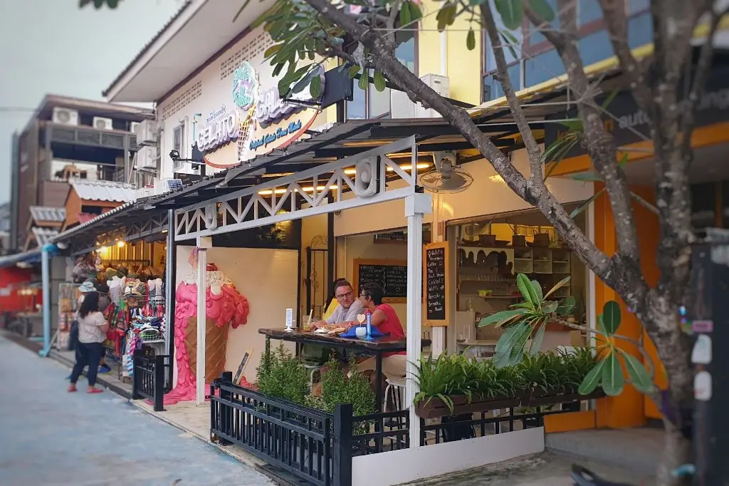Ко-Липе: Island Cafe and Hostel