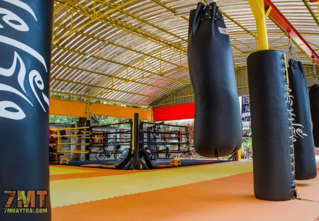 Чакпхонг: VII Muay Thai Gym & Beach Resort