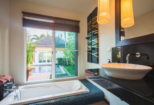 Тхаланг: Two Villas Oriental