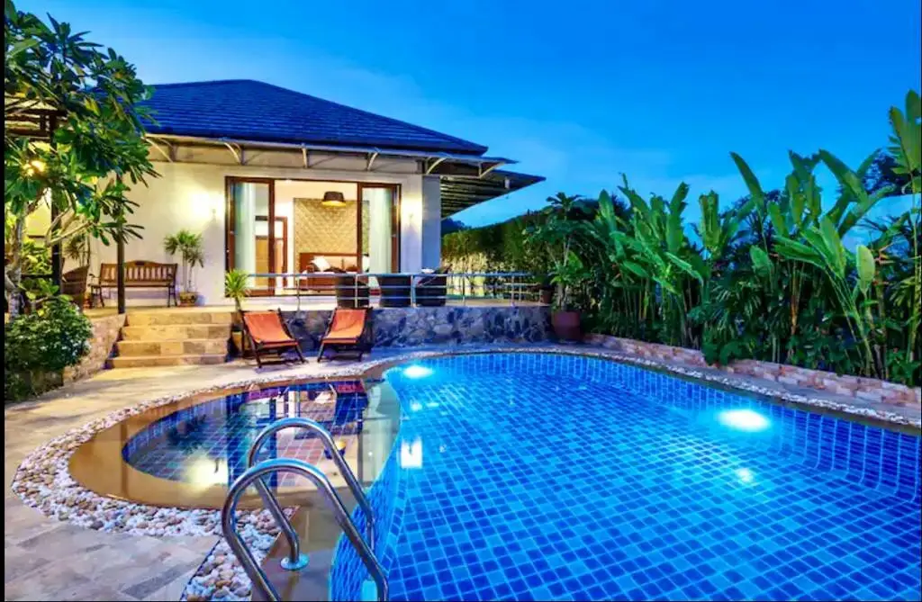 Краби: Aonang Serene 3 Bedrooms Private Pool Villas with Backyard