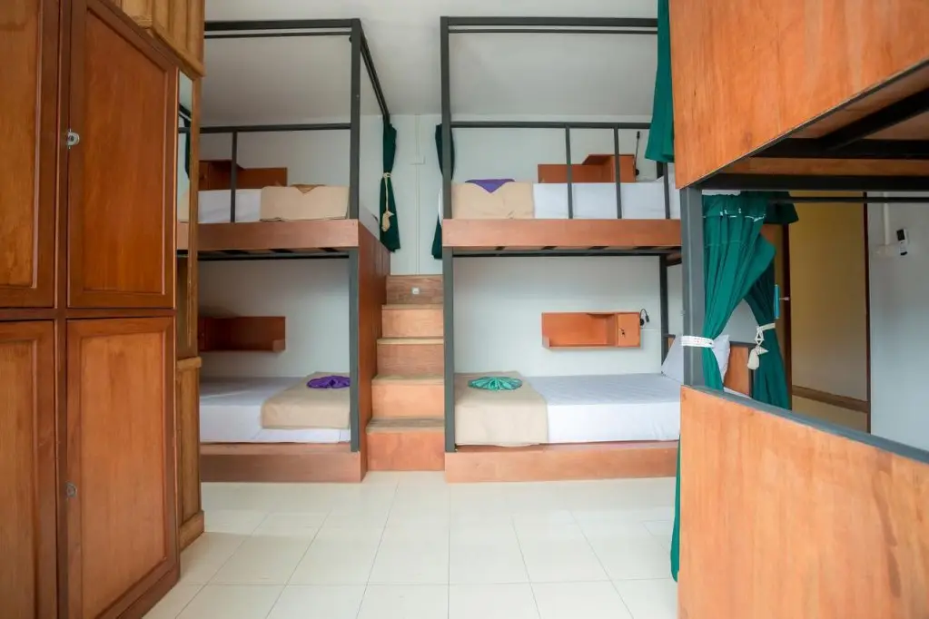 Самуи: Farmer's Grand Hostel.