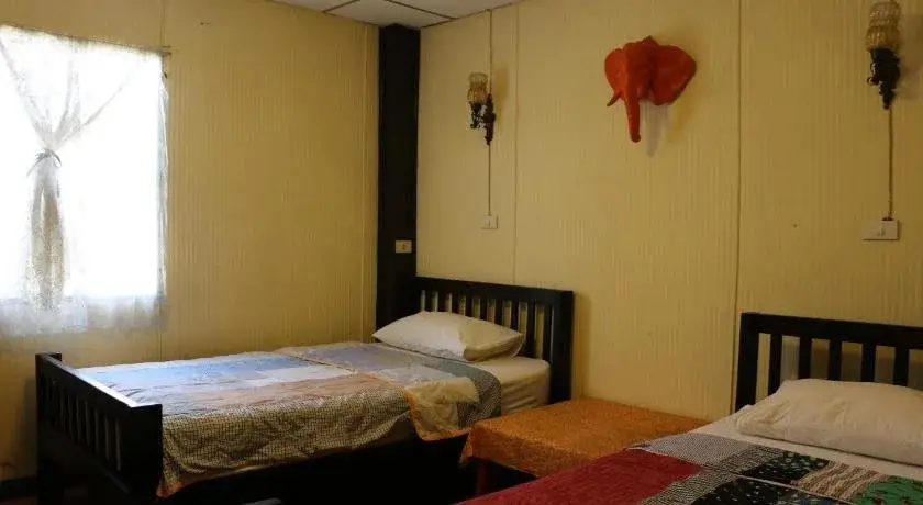 Лопбури: Noom Guesthouse