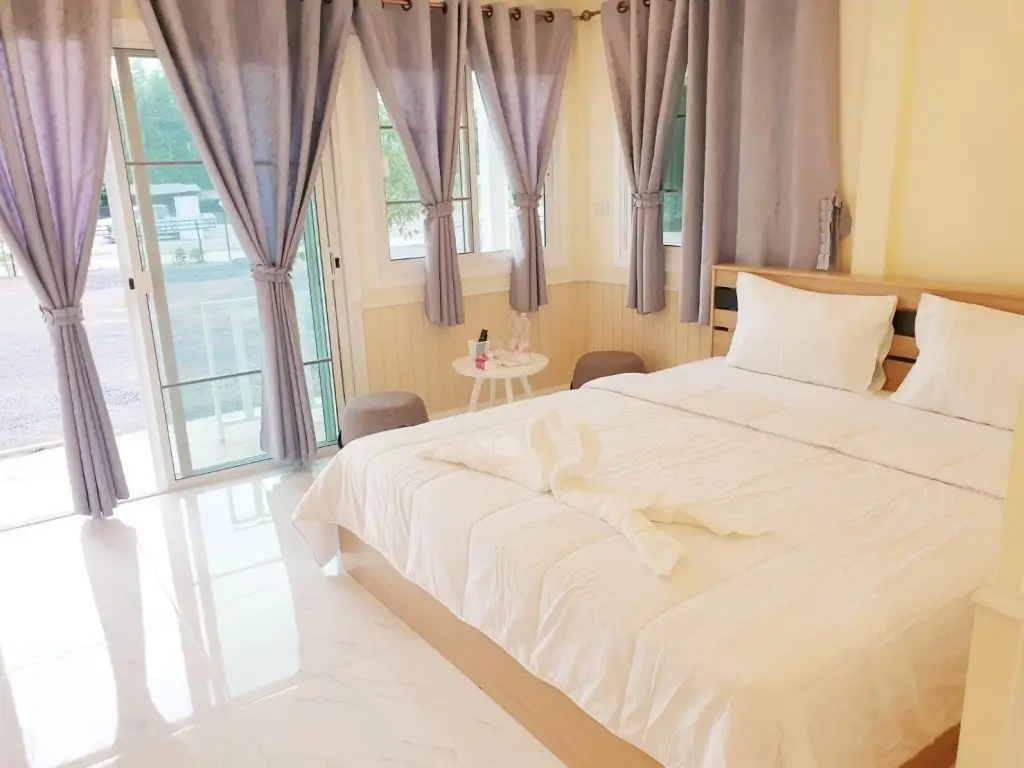 Накхоннайок: Castle House Resort