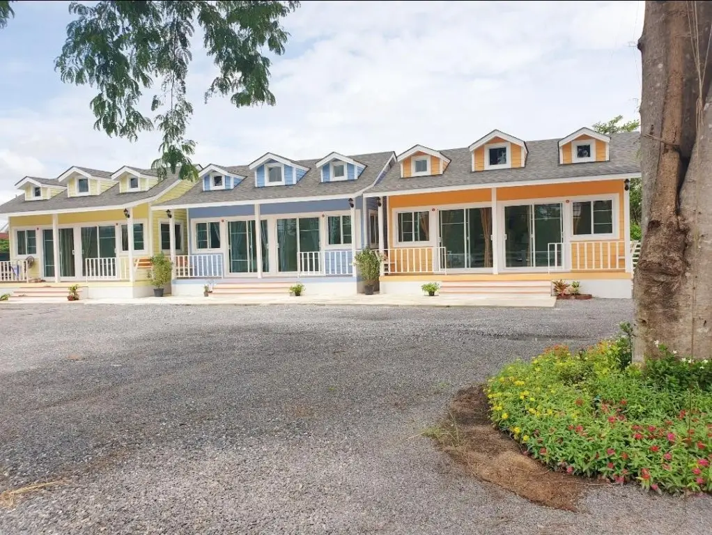Накхоннайок: Castle House Resort