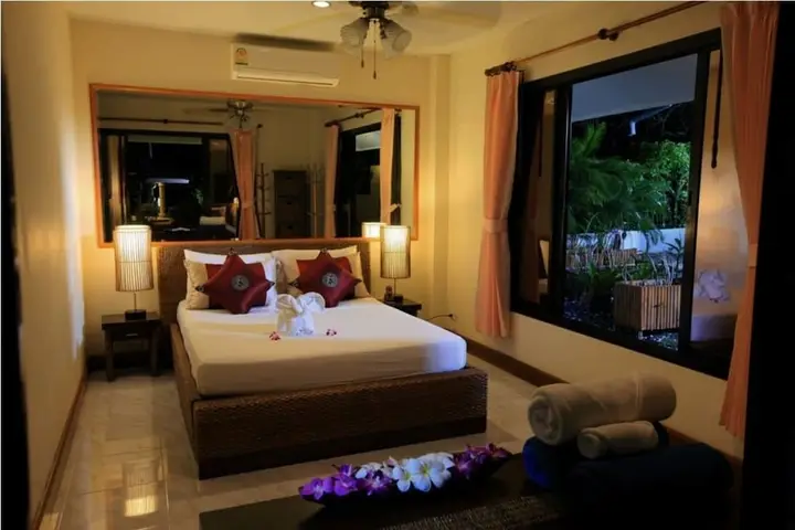 Самуи: 8 Bedroom Twin villas on Samrong Bay beach front resort