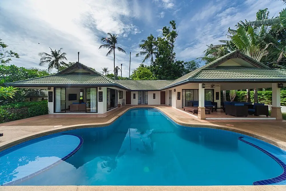 Самуи: 8 Bedroom Twin villas on Samrong Bay beach front resort
