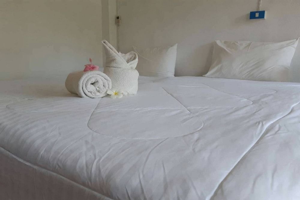 Ланта: OYO 75333 Lanta Beach Lodge