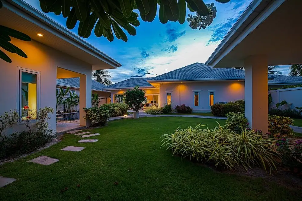 Хуахин: Tropical 4 Bedroom Pool Villa L21