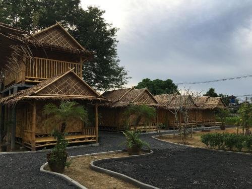 Тхаланг: Bamboo Bungalow Thalang
