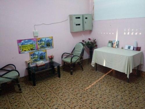 Паттани: Pink House