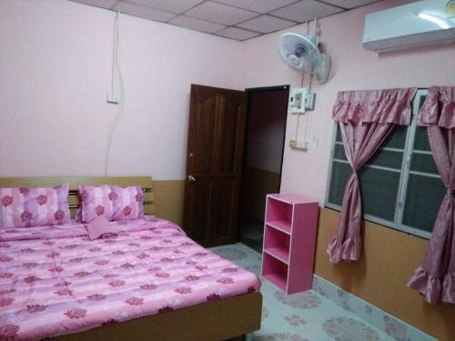 Паттани: Pink House