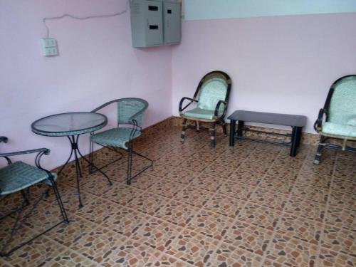 Паттани: Pink House
