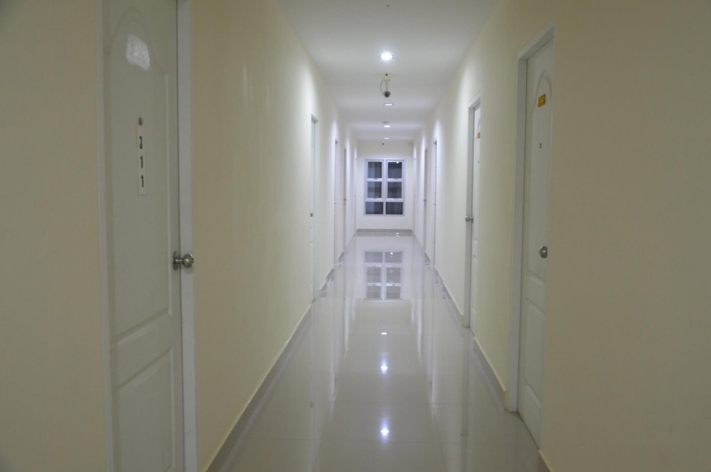 Хатъяй: Bright Apartment
