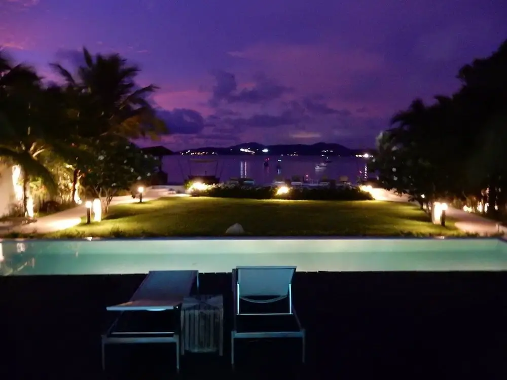 Тхаланг: Beachfront Phuket Seaview Suites