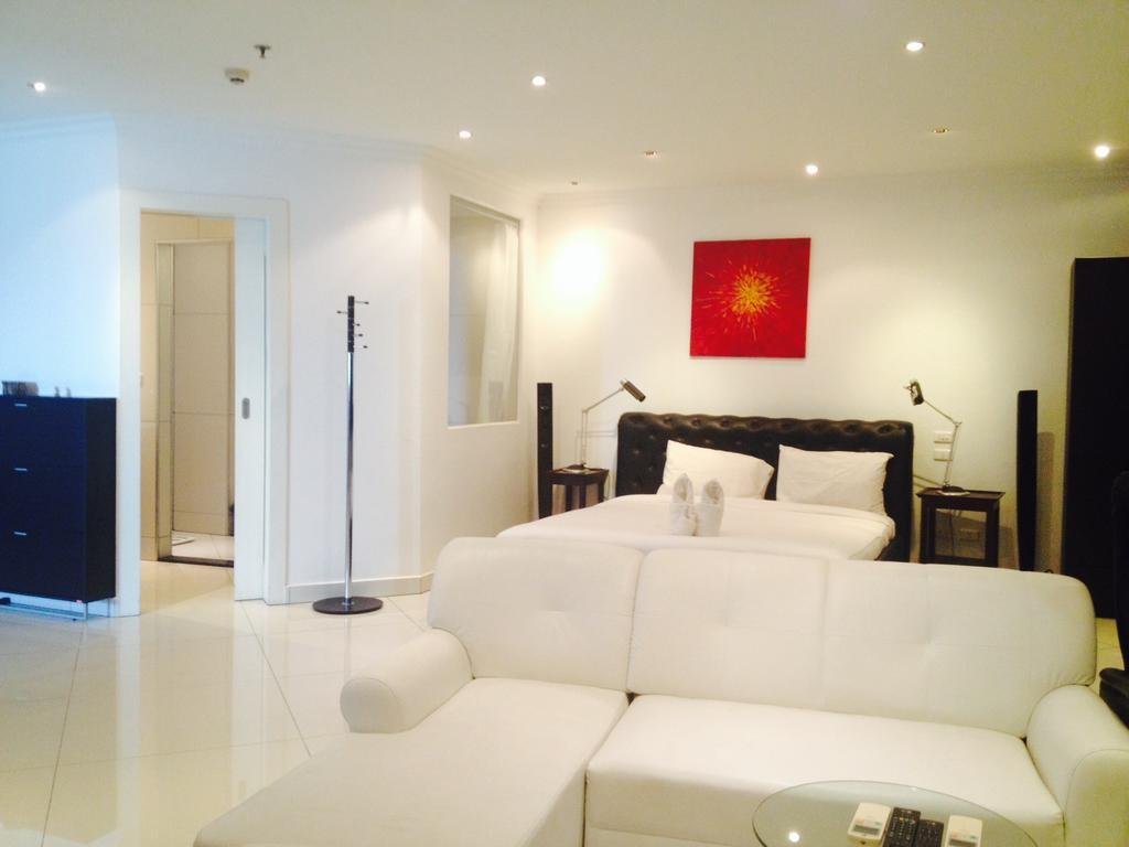 Паттайя: View Talay 6 Pattaya Beach Apartment by Honey