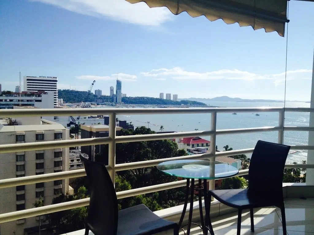 Паттайя: View Talay 6 Pattaya Beach Apartment by Honey