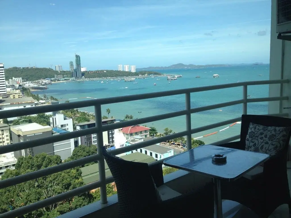 Паттайя: View Talay 6 Pattaya Beach Apartment by Honey