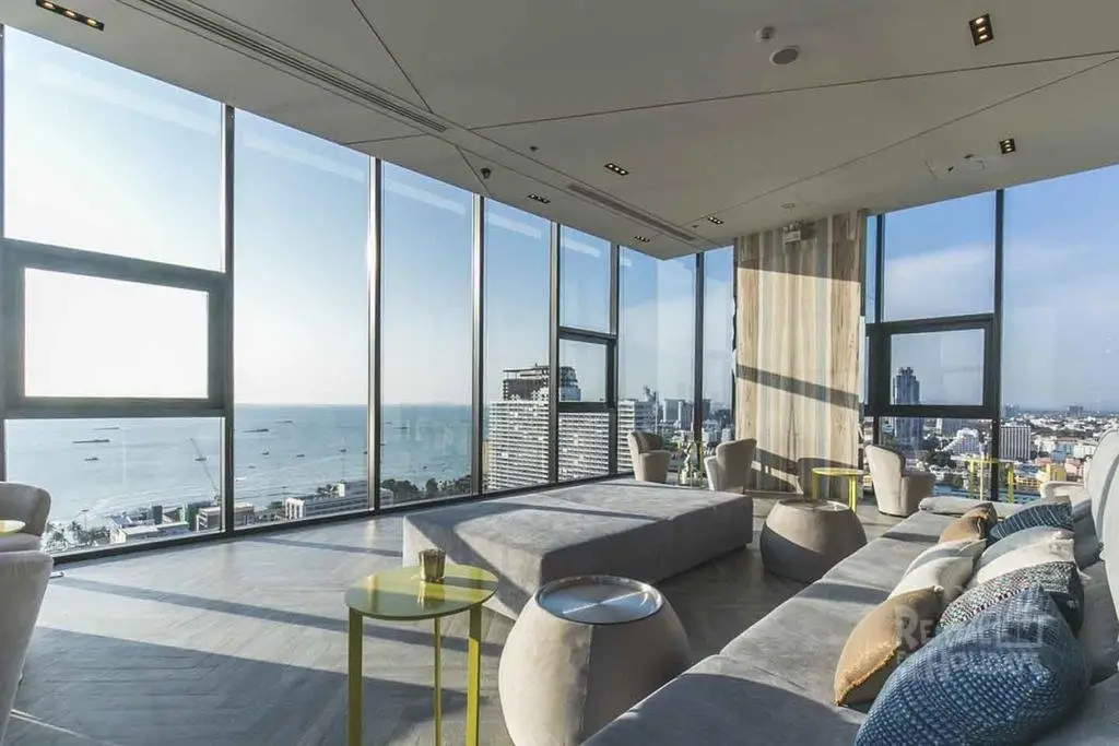 Паттайя: LLX condo @THE BASE   2 bedroom   city sea view