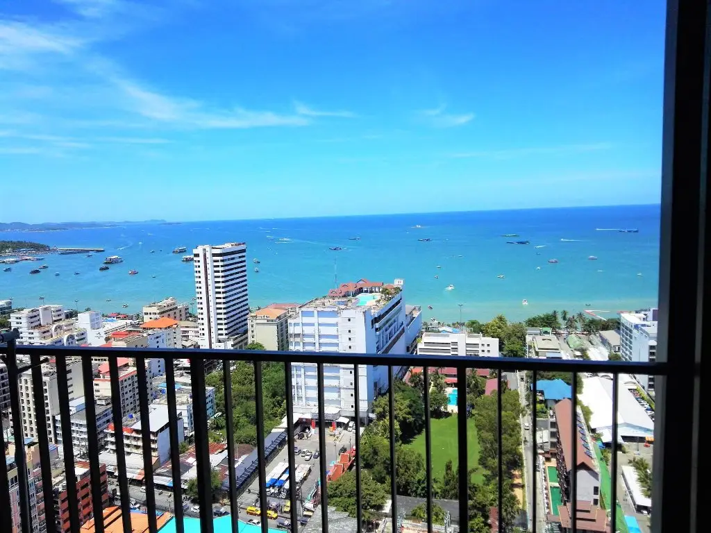 Паттайя: LLX condo @THE BASE 2 bedroom city sea view