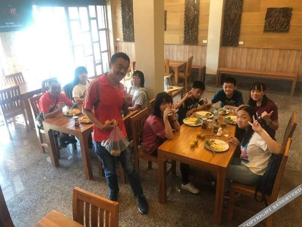 Бангкок: Golden Pagoda Hostel & Cafe