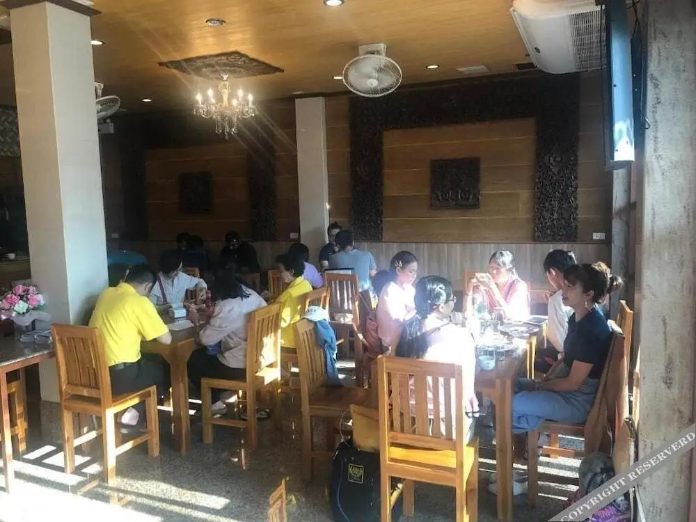 Бангкок: Golden Pagoda Hostel & Cafe