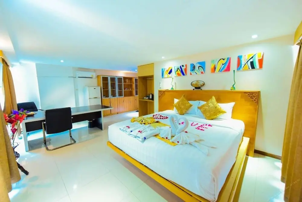 Паттайя: The Greater View Resotel Pattaya