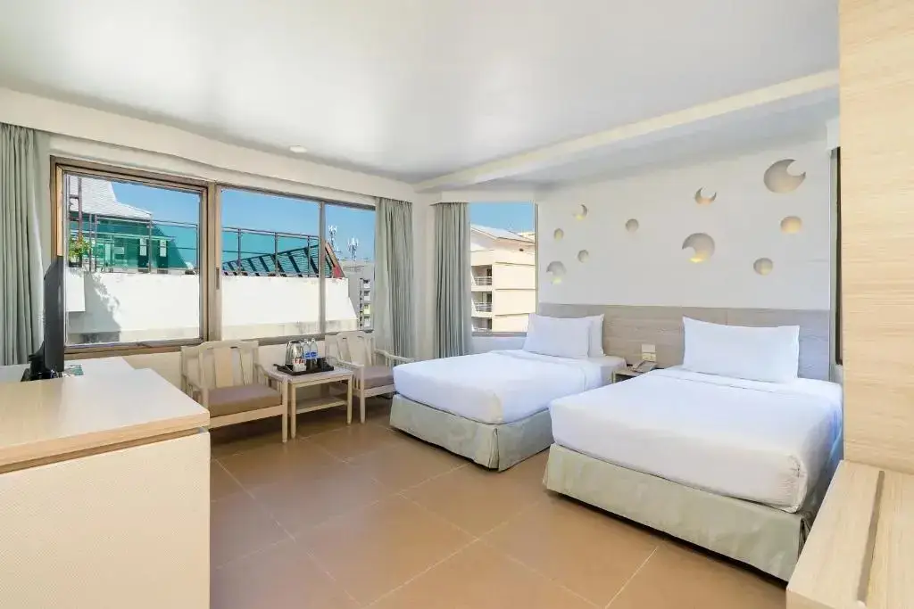 Паттайя: Отель Sunshine Hotel & Residences