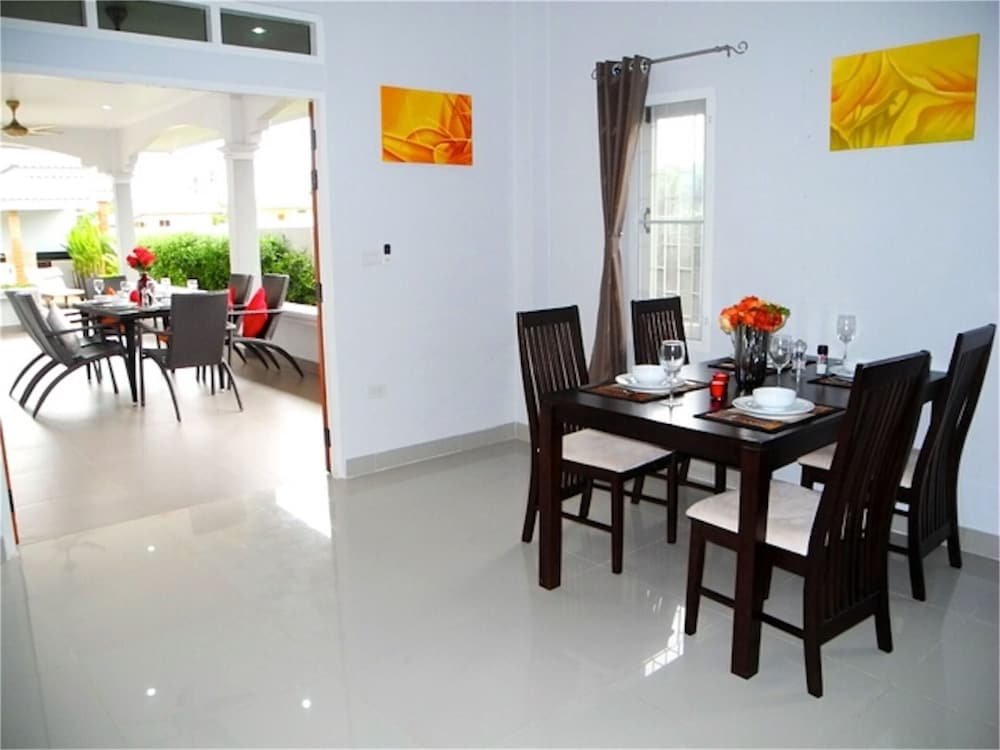 Green Leaf Nai Harn 3 bedrooms Villa — фото 1