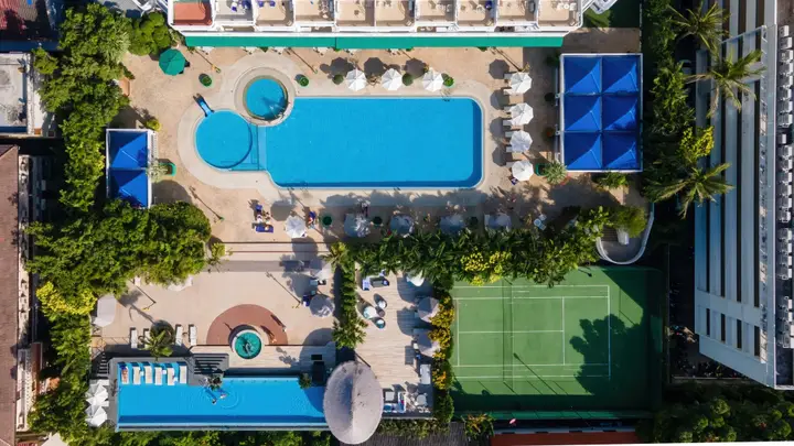 Пхукет: Andaman Beach Suites Hotel