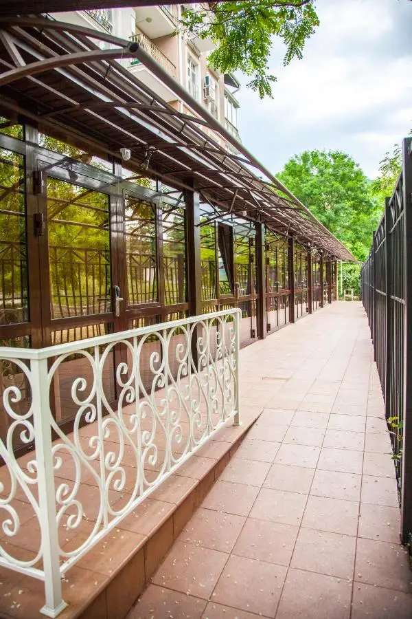 Сочи: Отель Хоста Garden