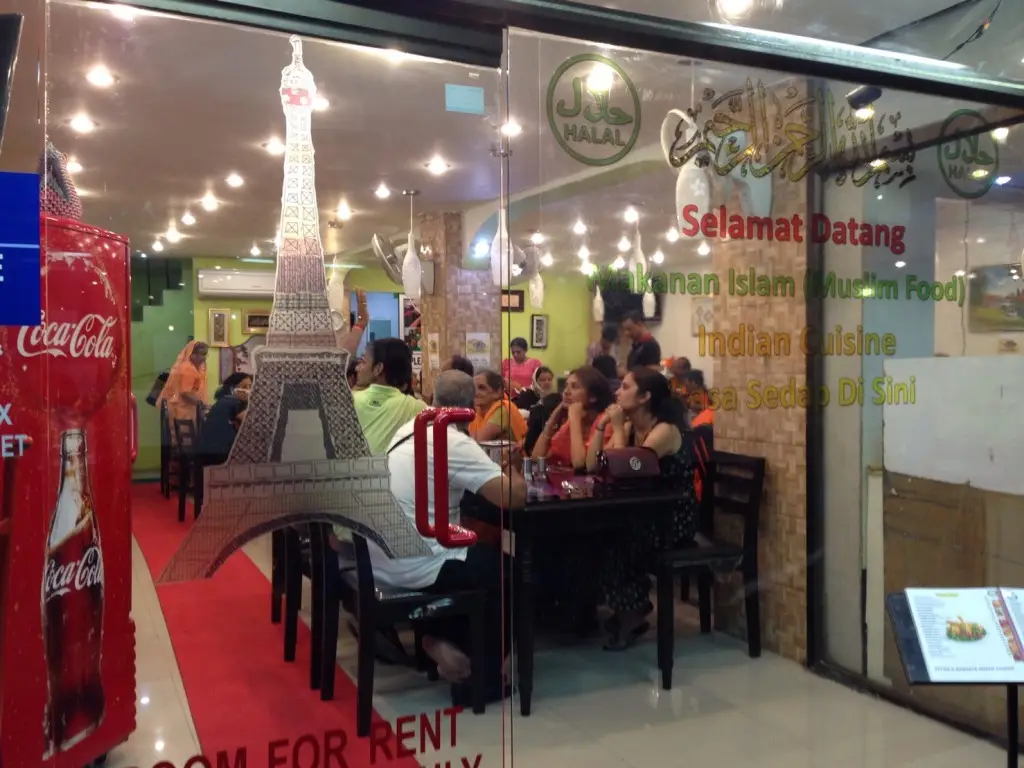 Бангкок: Paris in bangkok