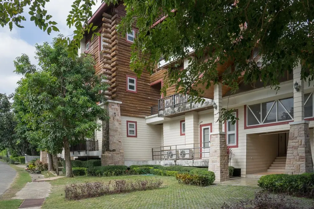 Кханонгпхра: Golf View Suite 2BR Entire Apartment @ Bonanza Khao Yai